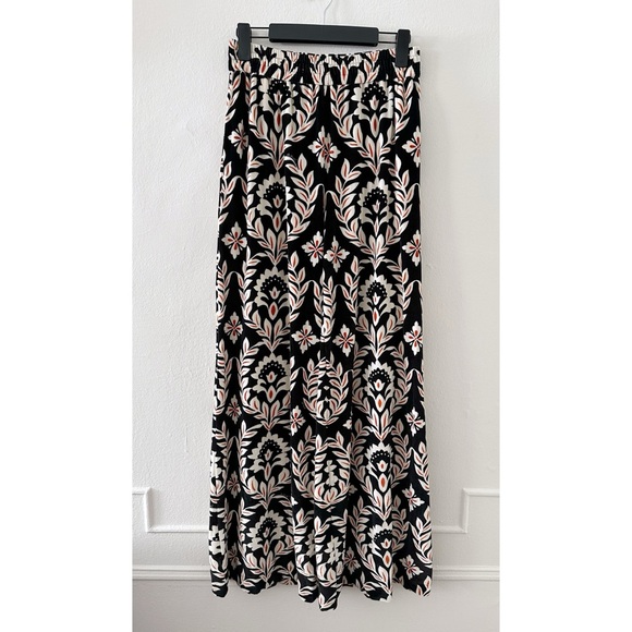 La DoubleJ Printed Stretch Velvet Wide Leg Trousers - Picture 6 of 6